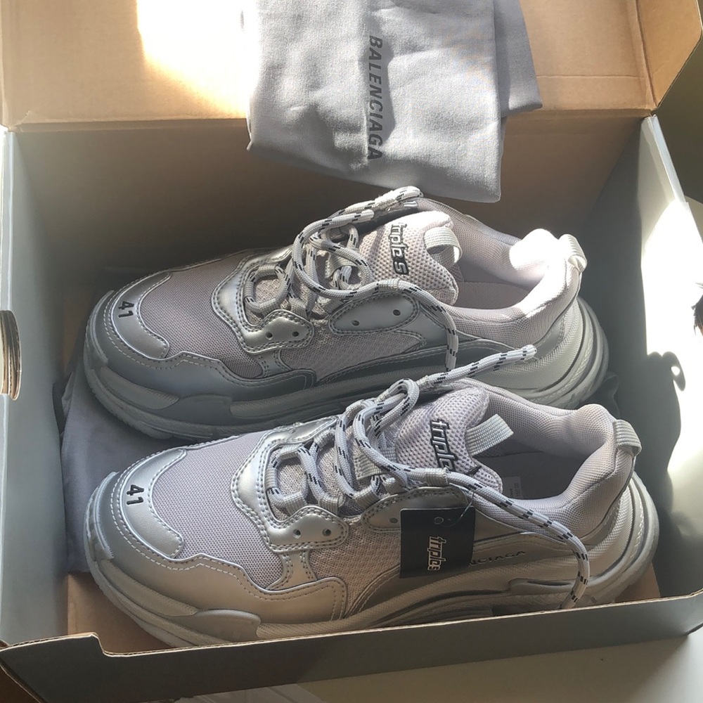 Balenciaga gray triplets sneakers - Picture 2 of 10